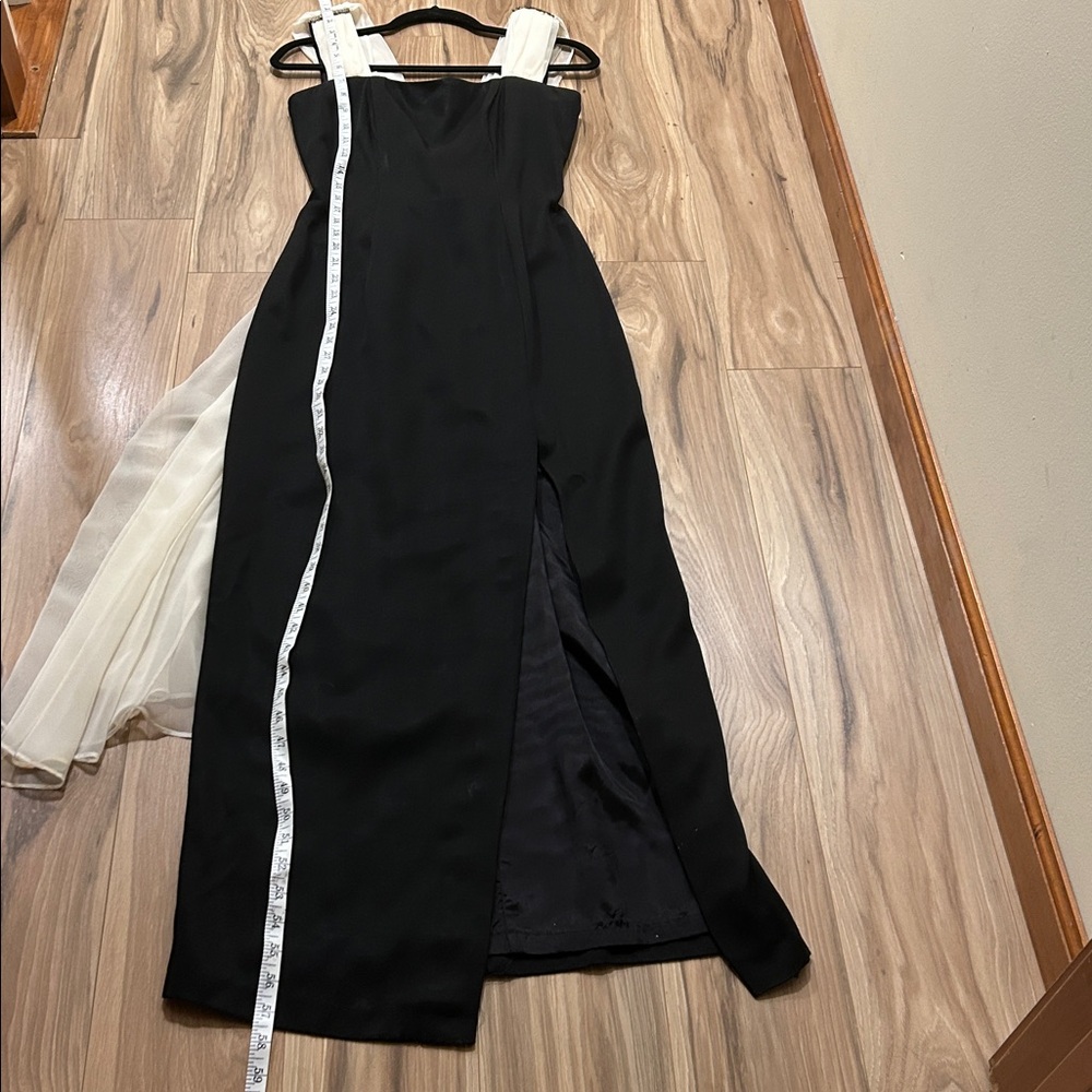 Dave & Johnny Black and Cream Gown - Picture 4 of 8